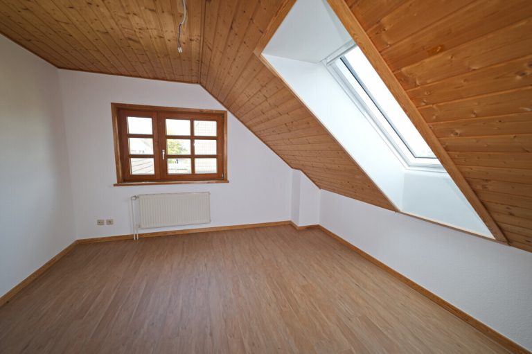 Immobilienangebot - Rethwisch - Haus_Wohnung - Umfassend renoviertes Einfamilienhaus mit 6 Zimmern und großzügigem Grundstück in Rethwisch