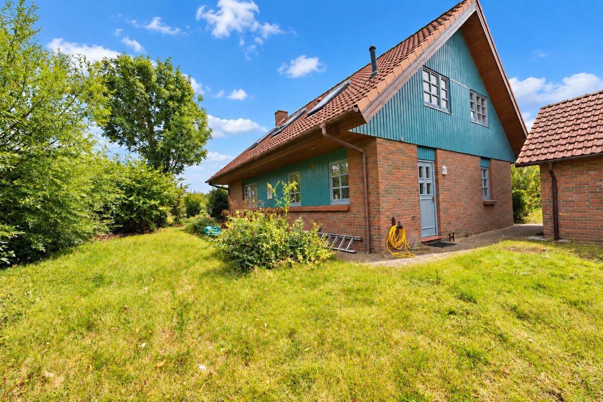 Immobilienangebot - Rethwisch - Haus_Wohnung - Umfassend renoviertes Einfamilienhaus mit 6 Zimmern und großzügigem Grundstück in Rethwisch