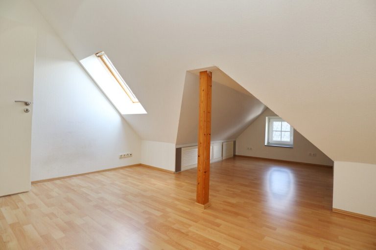 Immobilienangebot - Appen - Haus_Wohnung - Nachmieter aufgepasst: Großzügige Maisonettewohnung mit Gartenanteil und Dachterrasse in Appen