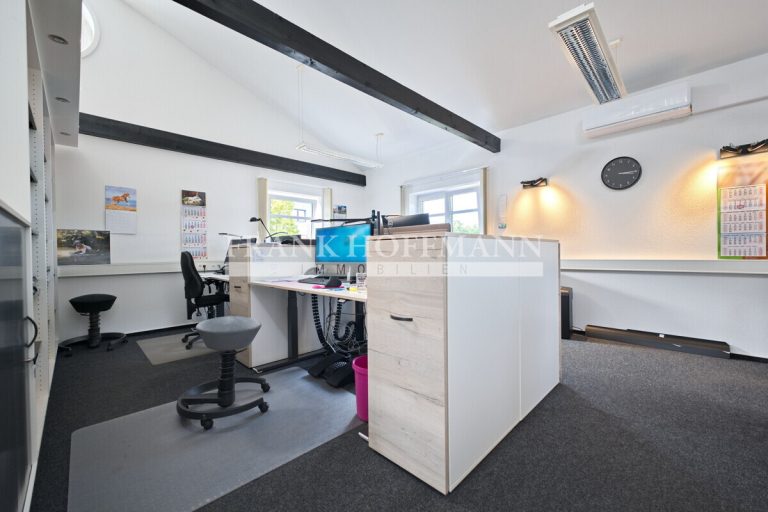 Immobilienangebot - Ammersbek - Commercial_Büro - Gepflegte Bürofläche über zwei Etagen mit guter Ausstattung in Ammersbek