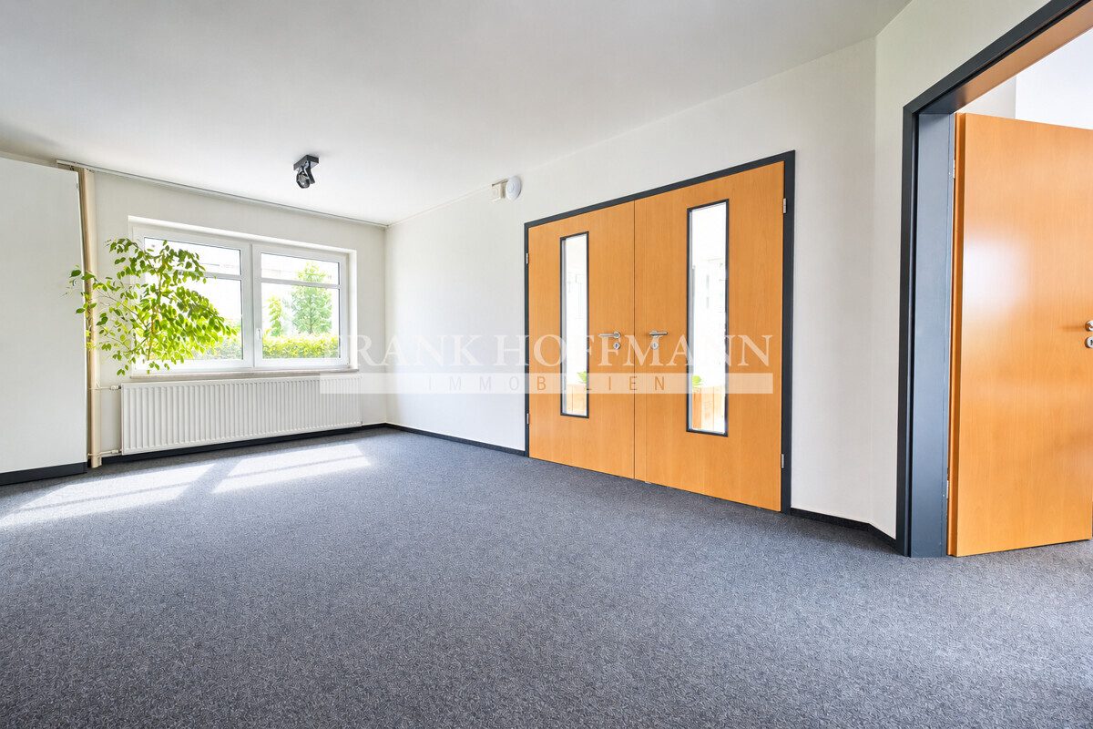 Immobilienangebot - Ammersbek - Commercial_Büro - Gepflegte Bürofläche über zwei Etagen mit guter Ausstattung in Ammersbek