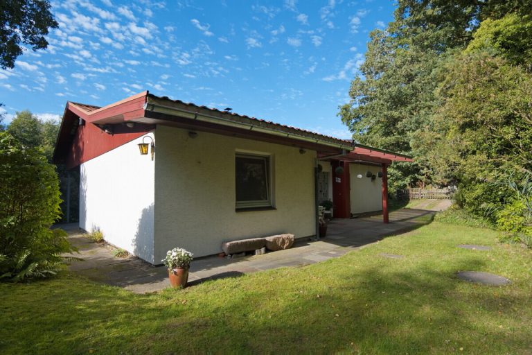 Immobilienangebot - Hitzhusen - Haus_Wohnung - Gut geschnittener Bungalow mit fantastischem Blick ins Grüne im Außenbereich von Hitzhusen