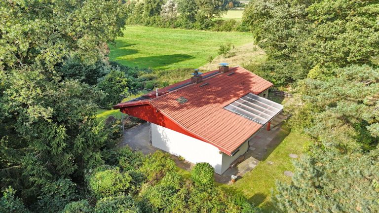 Immobilienangebot - Hitzhusen - Haus_Wohnung - Gut geschnittener Bungalow mit fantastischem Blick ins Grüne im Außenbereich von Hitzhusen