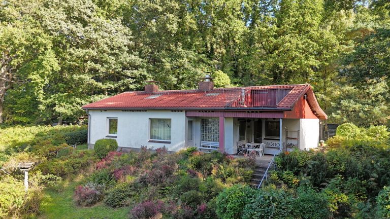 Immobilienangebot - Hitzhusen - Haus_Wohnung - Gut geschnittener Bungalow mit fantastischem Blick ins Grüne im Außenbereich von Hitzhusen