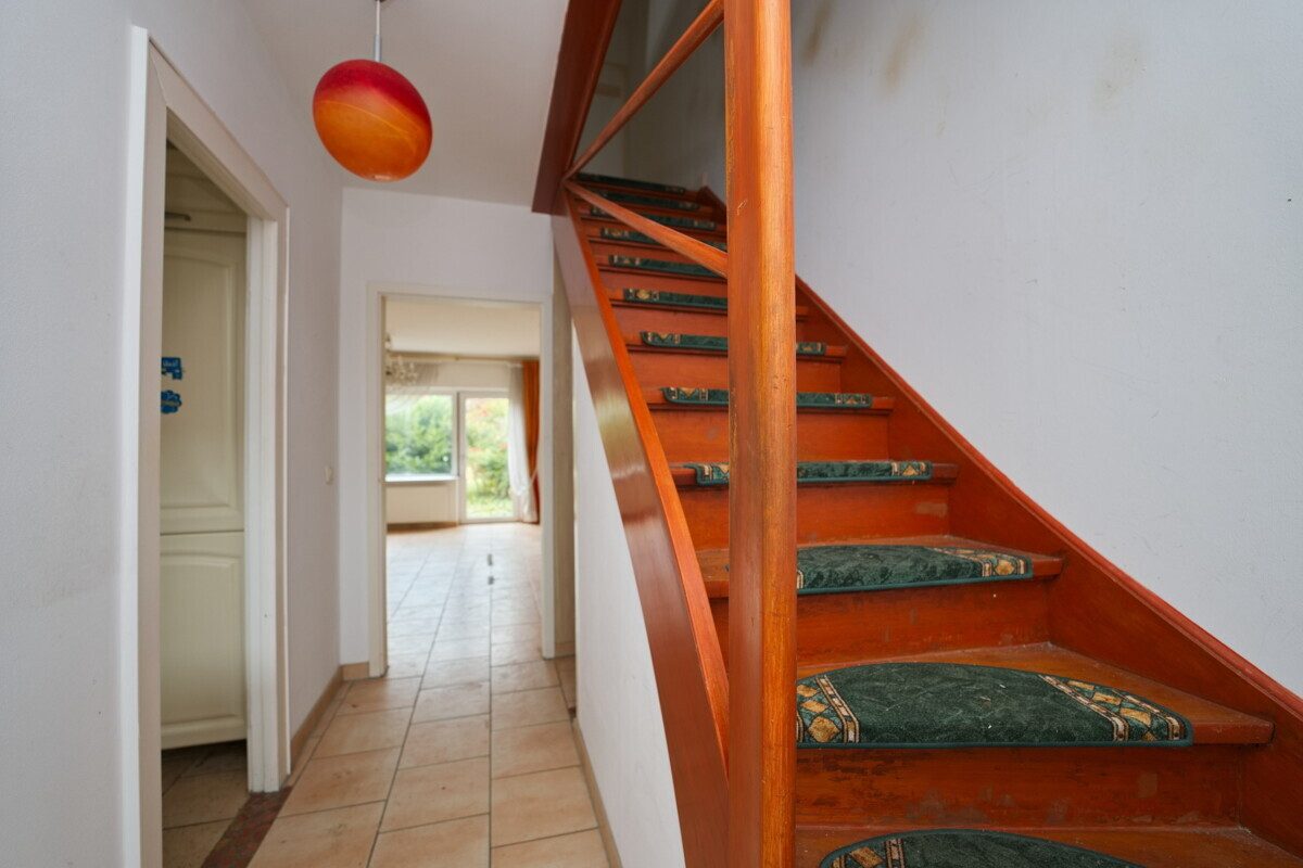 Flur EG Immobilienangebot - Hamburg - Haus_Wohnung - Mittelreihenhaus mit praktischem Grundriss und Sanierungspotenzial in Hamburg-Bramfeld