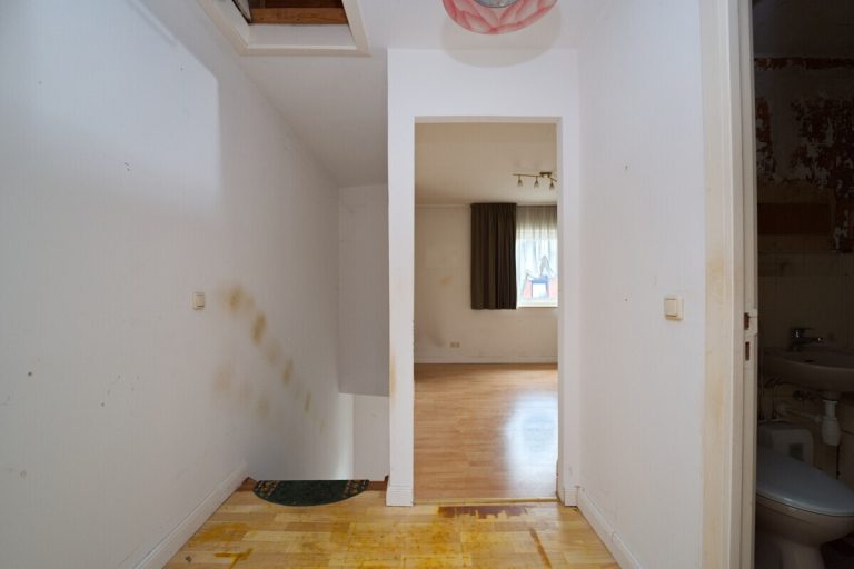 Immobilienangebot - Hamburg - Haus_Wohnung - Mittelreihenhaus mit praktischem Grundriss und Sanierungspotenzial in Hamburg-Bramfeld