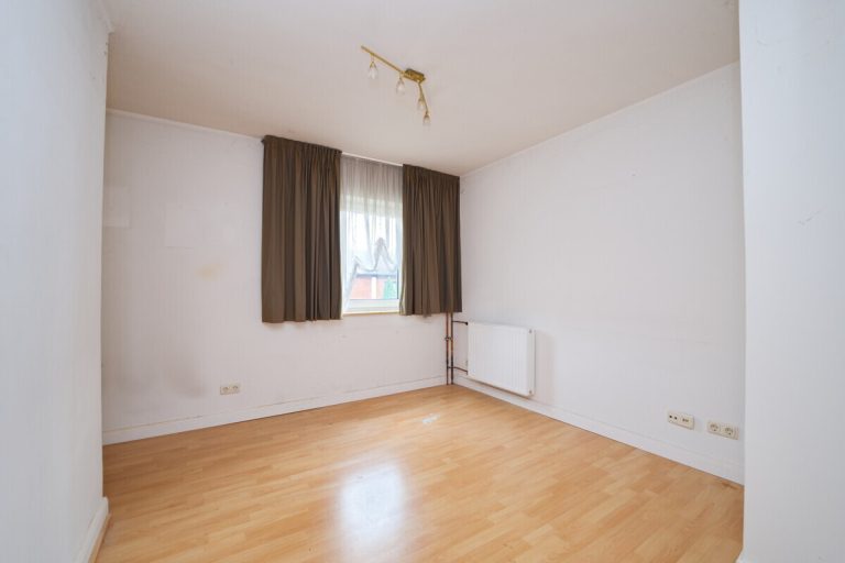 Immobilienangebot - Hamburg - Haus_Wohnung - Mittelreihenhaus mit praktischem Grundriss und Sanierungspotenzial in Hamburg-Bramfeld
