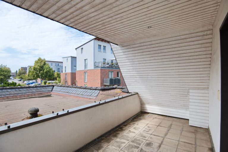 Immobilienangebot - Hamburg - Haus_Wohnung - Gepflegtes Einfamilienhaus mit Einliegerwohnung und Carport in Hamburg-Bramfeld