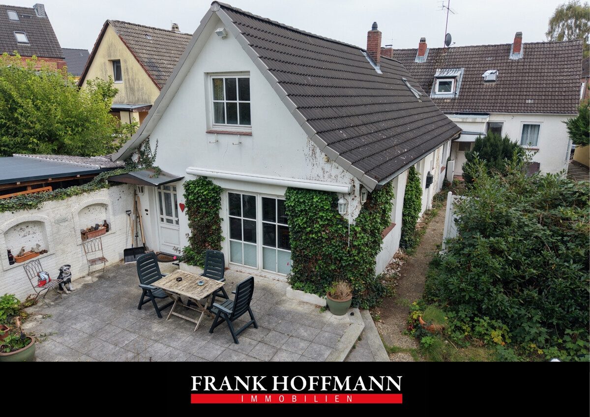 Immobilienangebot - Uetersen - Haus_Wohnung - Zweifamilienhaus mit vielseitigen Nutzungsmöglichkeiten und großzügigem Grundstück in Uetersen