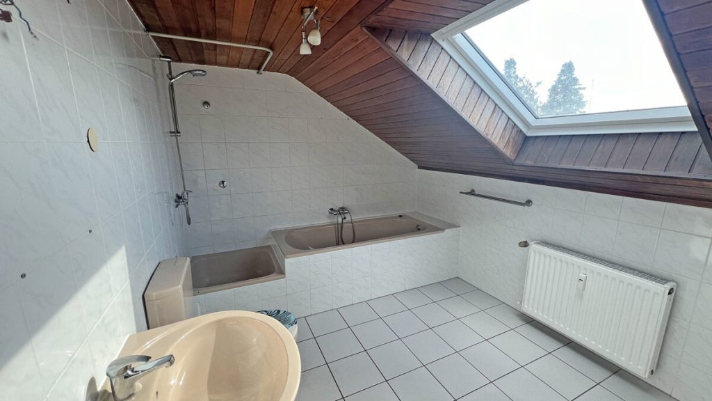 Volksbank Immobilien Niederrhein GmbH - Immobilienangebot - Dinslaken - Alle - Dachgeschosswohnung mit Stellplatz und Loggia in Dinslaken!