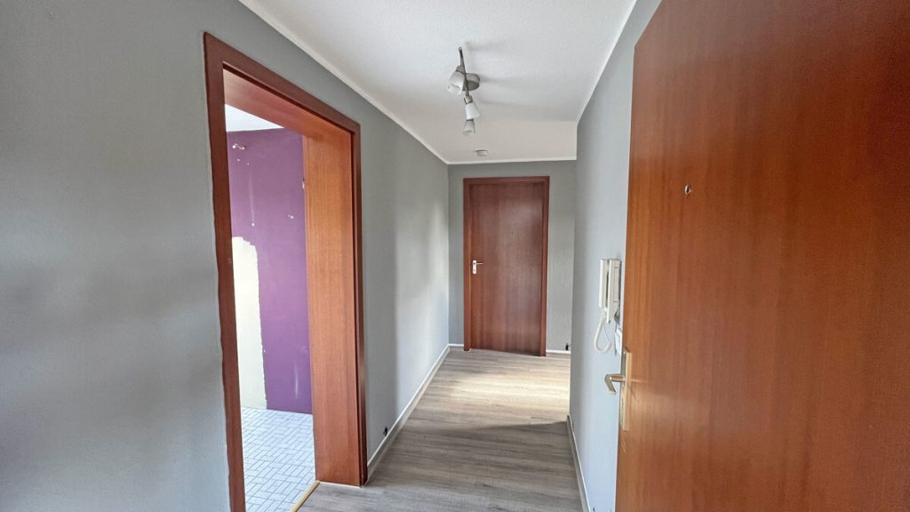 Volksbank Immobilien Niederrhein GmbH - Immobilienangebot - Dinslaken - Alle - Dachgeschosswohnung mit Stellplatz und Loggia in Dinslaken!