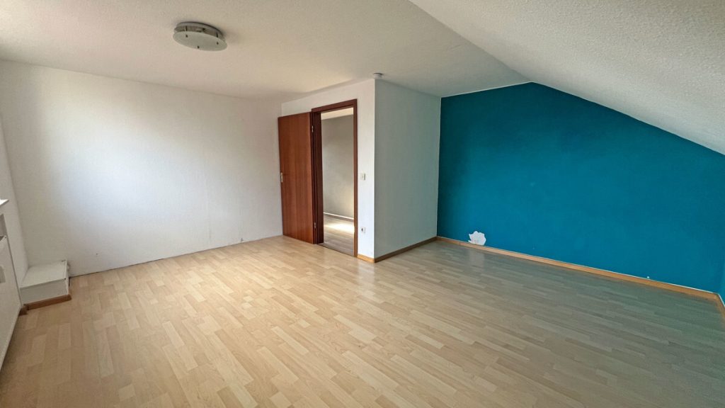 Volksbank Immobilien Niederrhein GmbH - Immobilienangebot - Dinslaken - Alle - Dachgeschosswohnung mit Stellplatz und Loggia in Dinslaken!