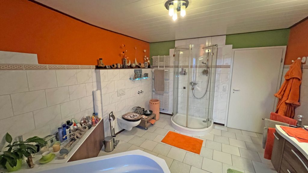 Volksbank Immobilien Niederrhein GmbH - Immobilienangebot - Dinslaken - Alle - Wohn- und Geschäftshaus in Toplage der Dinslakener Innenstadt: Kapitalanlage mit Potenzial!