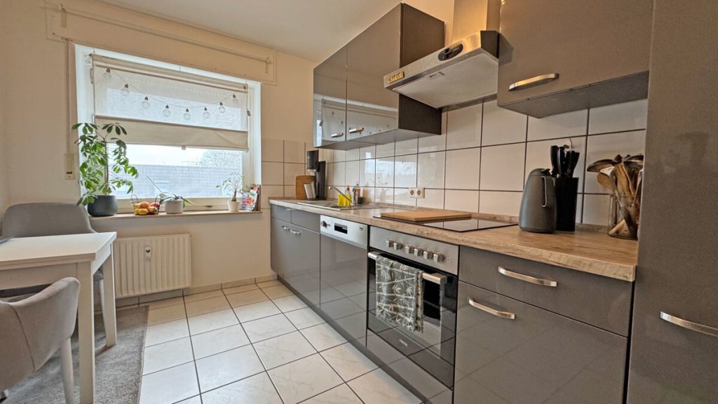 Volksbank Immobilien Niederrhein GmbH - Immobilienangebot - Voerde - Alle - Gemütliche Zweieinhalbzimmerwohnung mit Balkon und Stellplatz in Voerde-Friedrichsfeld!