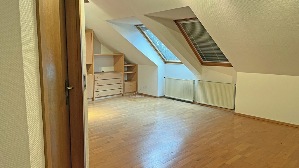 Volksbank Immobilien Niederrhein GmbH - Immobilienangebot - Neukirchen-Vluyn / Vluyn - Alle - Freistehendes Einfamilienhaus mit Wohlfühl-Extras und Ausbaureserve in Neukirchen-Vluyn!