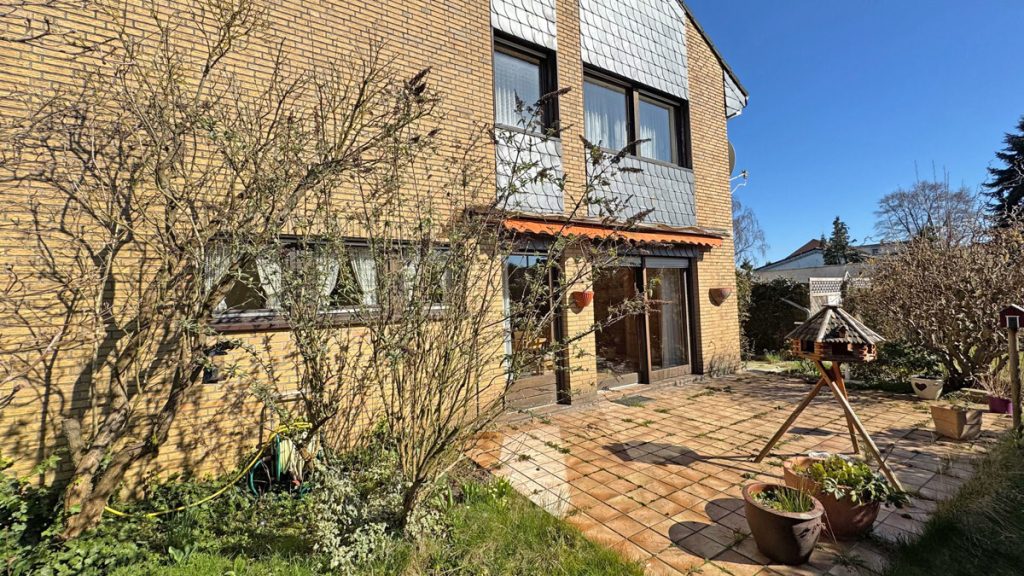Volksbank Immobilien Niederrhein GmbH - Immobilienangebot - Wesel - Alle - Reihenendhaus in Wesel-Flüren mit Garten, Garage & Potenzial im ausbaubaren Dachgeschoss!