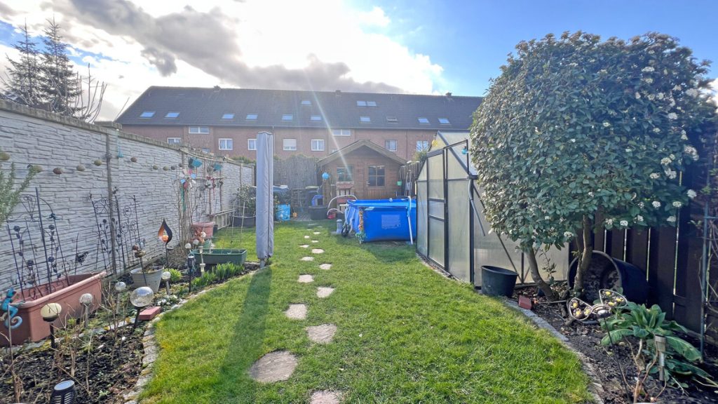 Volksbank Immobilien Niederrhein GmbH - Immobilienangebot - Rheinberg - Alle - Zentrumsnah wohnen in Rheinberg – Reihenmittelhaus mit fünf Zimmern und Hobbyraum!