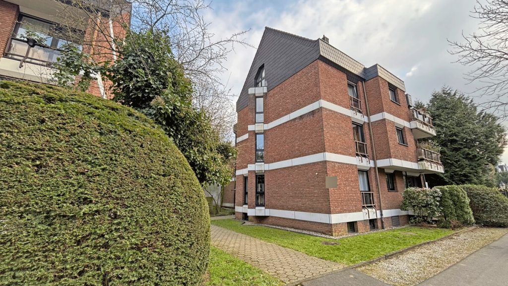 Volksbank Immobilien Niederrhein GmbH - Immobilienangebot - Krefeld - Alle - Charmante 2,5-Zimmer-Wohnung mit Balkon und Tiefgaragenstellplatz in beliebter Lage von Krefeld Bockum!