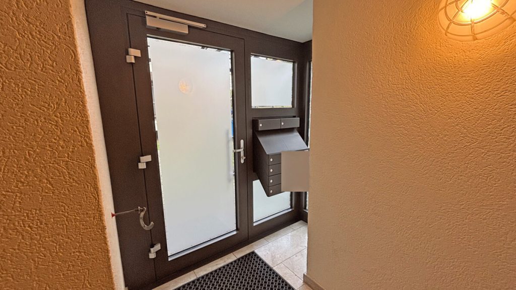 Volksbank Immobilien Niederrhein GmbH - Immobilienangebot - Krefeld - Alle - Charmante 2,5-Zimmer-Wohnung mit Balkon und Tiefgaragenstellplatz in beliebter Lage von Krefeld Bockum!