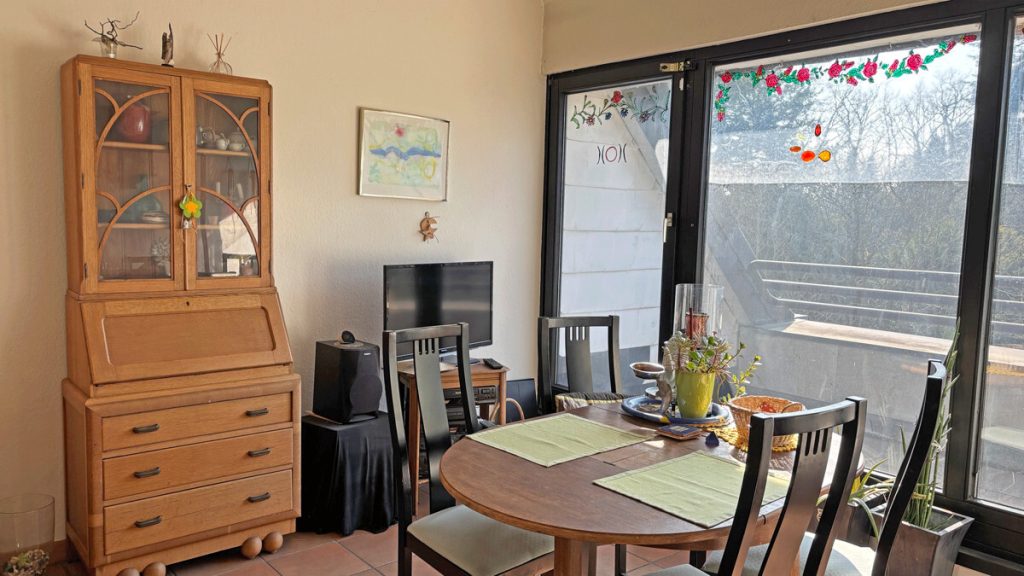 Volksbank Immobilien Niederrhein GmbH - Immobilienangebot - Krefeld - Alle - Charmante 2,5-Zimmer-Wohnung mit Balkon und Tiefgaragenstellplatz in beliebter Lage von Krefeld Bockum!