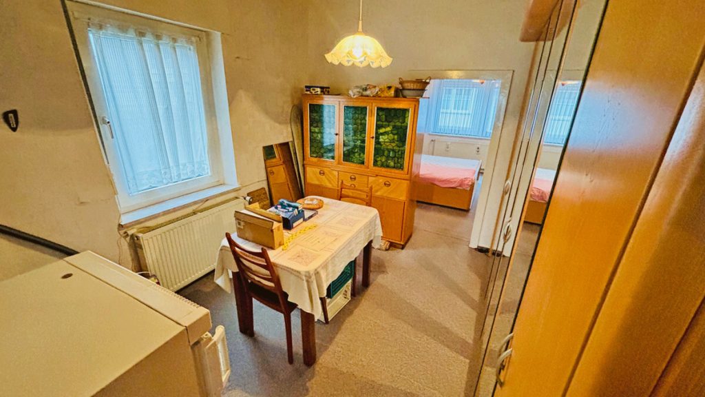Volksbank Immobilien Niederrhein GmbH - Immobilienangebot - Moers - Alle - Großes Einfamilienhaus mit Optimierungsmöglichkeiten in Moers-Asberg