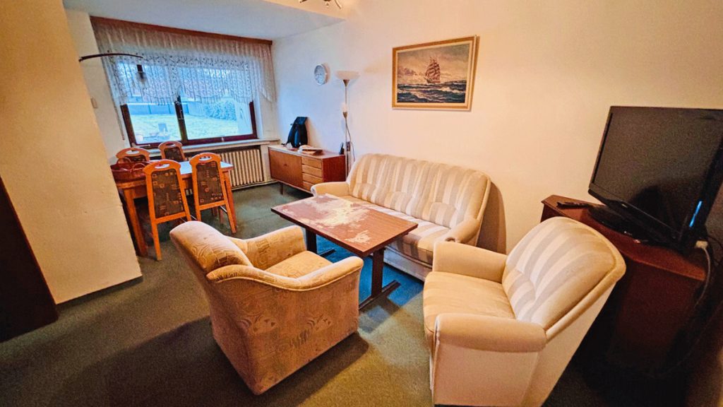 Volksbank Immobilien Niederrhein GmbH - Immobilienangebot - Moers - Alle - Großes Einfamilienhaus mit Optimierungsmöglichkeiten in Moers-Asberg