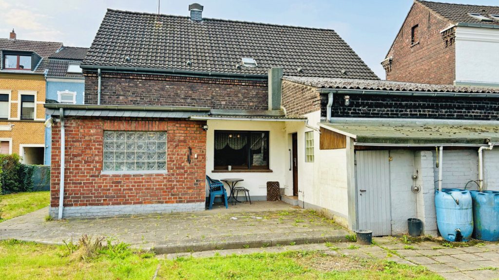 Volksbank Immobilien Niederrhein GmbH - Immobilienangebot - Moers - Alle - Großes Einfamilienhaus mit Optimierungsmöglichkeiten in Moers-Asberg