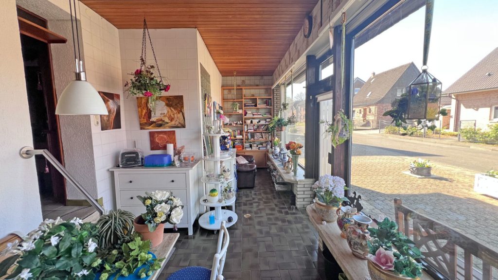 Volksbank Immobilien Niederrhein GmbH - Immobilienangebot - Kamp-Lintfort - Alle - Wohnen, wo es ruhig und grün ist – Haus mit vielen Möglichkeiten in Kamp-Lintfort-Niersenbruch!
