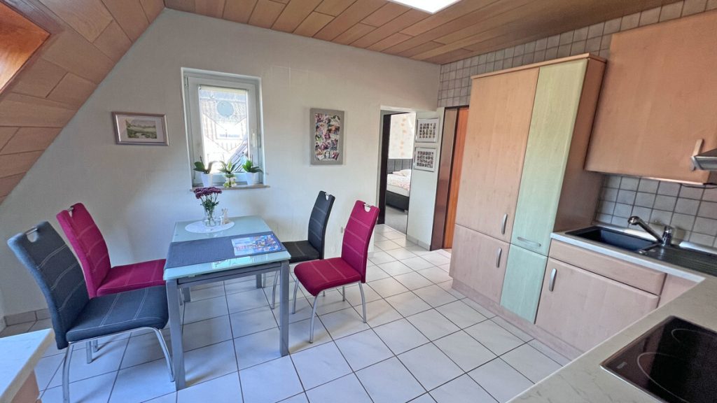 Volksbank Immobilien Niederrhein GmbH - Immobilienangebot - Kamp-Lintfort - Alle - Wohnen, wo es ruhig und grün ist – Haus mit vielen Möglichkeiten in Kamp-Lintfort-Niersenbruch!