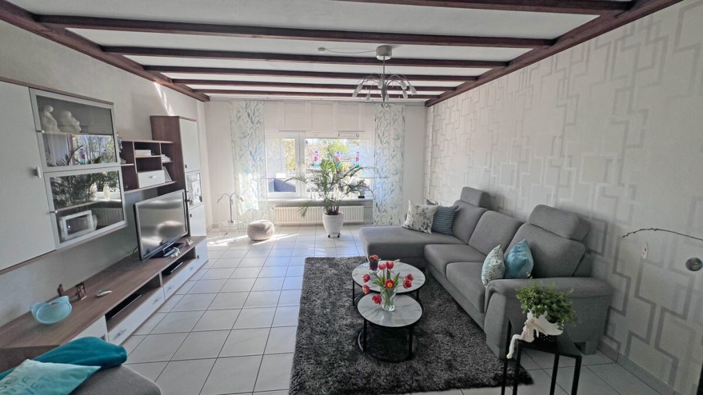 Volksbank Immobilien Niederrhein GmbH - Immobilienangebot - Kamp-Lintfort - Alle - Wohnen, wo es ruhig und grün ist – Haus mit vielen Möglichkeiten in Kamp-Lintfort-Niersenbruch!