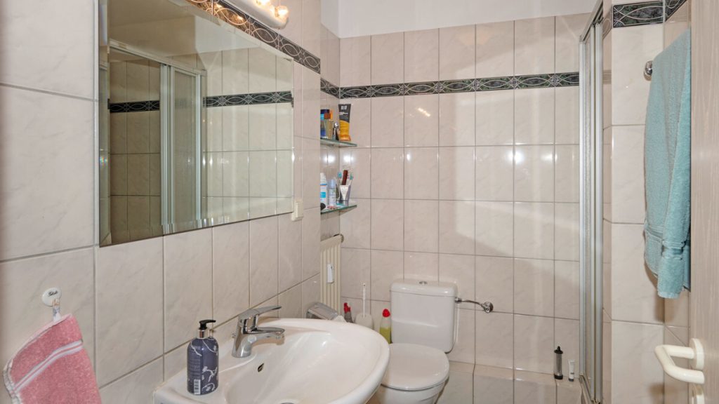 Volksbank Immobilien Niederrhein GmbH - Immobilienangebot - Düsseldorf - Alle - Über den Dächern von Düsseldorf-Pempelfort! Maisonettewohnung mit Aufzug und zwei Bädern!