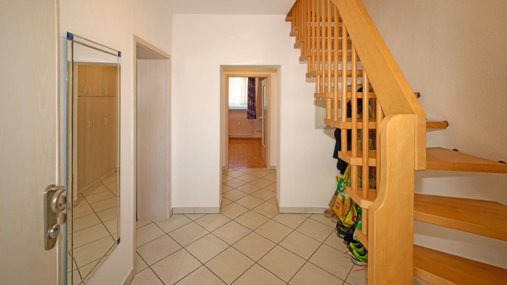 Volksbank Immobilien Niederrhein GmbH - Immobilienangebot - Düsseldorf - Alle - Über den Dächern von Düsseldorf-Pempelfort! Maisonettewohnung mit Aufzug und zwei Bädern!