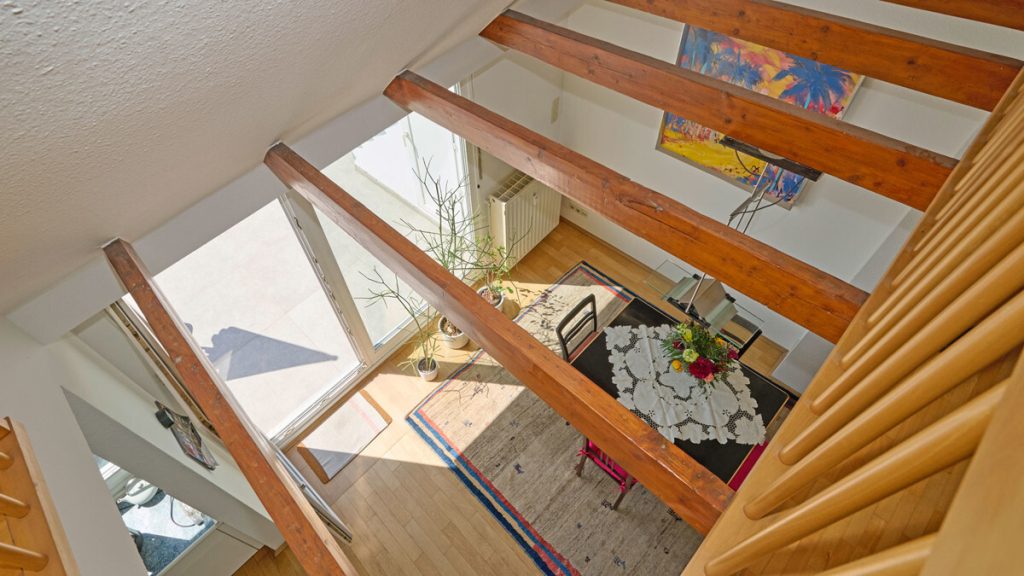 Volksbank Immobilien Niederrhein GmbH - Immobilienangebot - Düsseldorf - Alle - Über den Dächern von Düsseldorf-Pempelfort! Maisonettewohnung mit Aufzug und zwei Bädern!