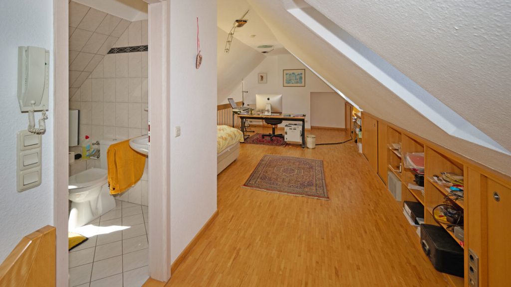 Volksbank Immobilien Niederrhein GmbH - Immobilienangebot - Düsseldorf - Alle - Über den Dächern von Düsseldorf-Pempelfort! Maisonettewohnung mit Aufzug und zwei Bädern!