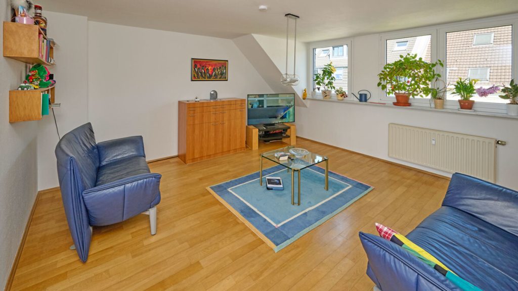 Volksbank Immobilien Niederrhein GmbH - Immobilienangebot - Düsseldorf - Alle - Über den Dächern von Düsseldorf-Pempelfort! Maisonettewohnung mit Aufzug und zwei Bädern!