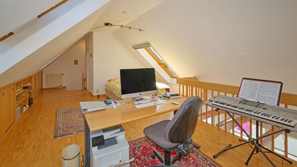 Volksbank Immobilien Niederrhein GmbH - Immobilienangebot - Düsseldorf - Alle - Über den Dächern von Düsseldorf-Pempelfort! Maisonettewohnung mit Aufzug und zwei Bädern!