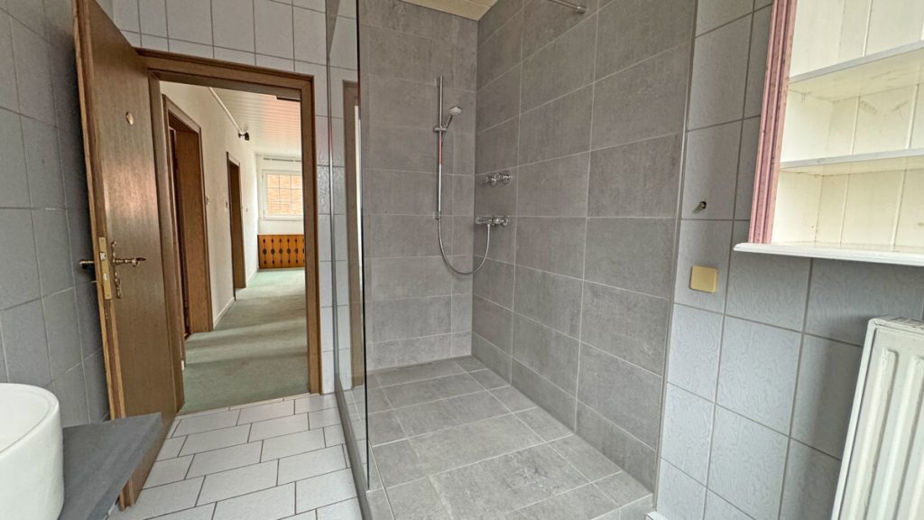 Volksbank Immobilien Niederrhein GmbH - Immobilienangebot - Wesel - Alle - Zwei Wohneinheiten: Charmantes Einfamilienhaus mit Einliegerwohnung in Wesel-Schepersfeld!
