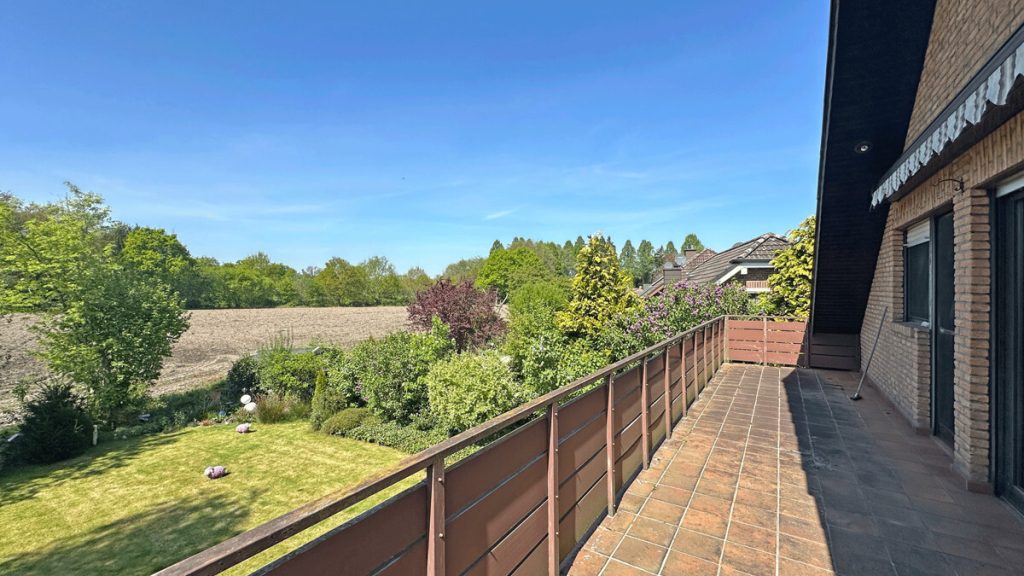 Volksbank Immobilien Niederrhein GmbH - Immobilienangebot - Hünxe - Alle - Familienidylle in Hünxe:  Großzügiges Zweifamilienhaus in ruhiger Wohnlage!