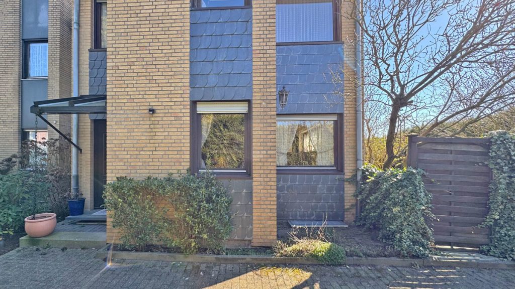 Volksbank Immobilien Niederrhein GmbH - Immobilienangebot - Wesel - Alle - Reihenendhaus im schönen Wesel-Flüren mit Garten, Garage & Potenzial im ausbaubaren Dachgeschoss!