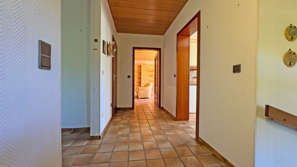 Volksbank Immobilien Niederrhein GmbH - Immobilienangebot - Wesel - Alle - Reihenendhaus im schönen Wesel-Flüren mit Garten, Garage & Potenzial im ausbaubaren Dachgeschoss!