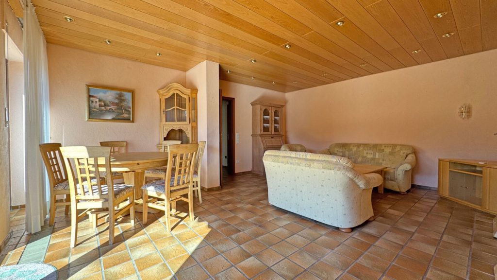 Volksbank Immobilien Niederrhein GmbH - Immobilienangebot - Wesel - Alle - Reihenendhaus im schönen Wesel-Flüren mit Garten, Garage & Potenzial im ausbaubaren Dachgeschoss!