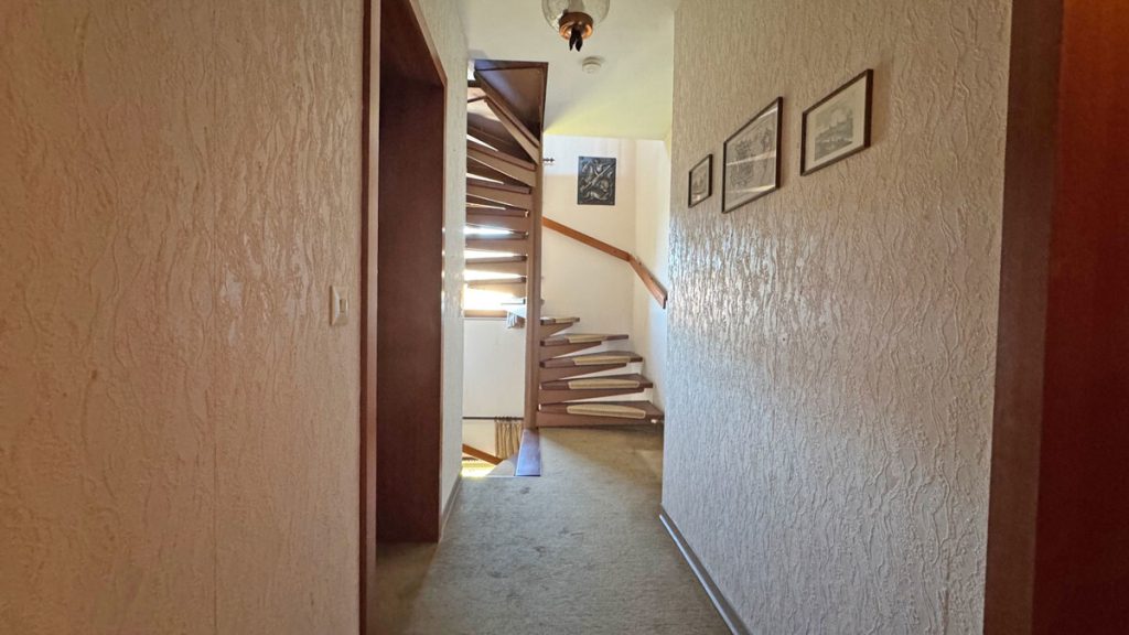 Volksbank Immobilien Niederrhein GmbH - Immobilienangebot - Wesel - Alle - Reihenendhaus im schönen Wesel-Flüren mit Garten, Garage & Potenzial im ausbaubaren Dachgeschoss!