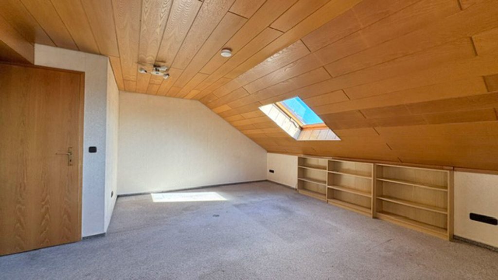 Volksbank Immobilien Niederrhein GmbH - Immobilienangebot - Wesel - Alle - Reihenendhaus im schönen Wesel-Flüren mit Garten, Garage & Potenzial im ausbaubaren Dachgeschoss!
