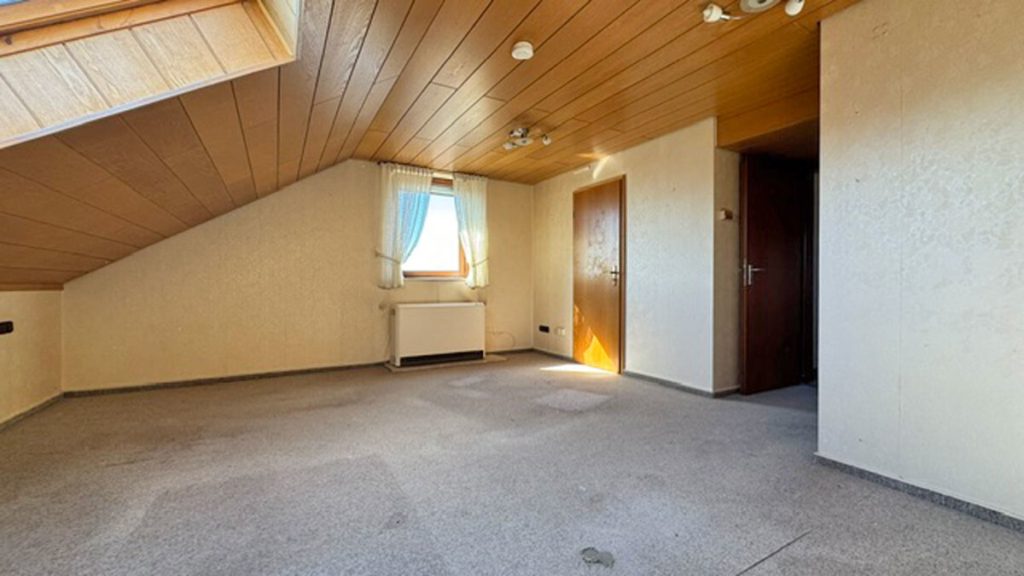 Volksbank Immobilien Niederrhein GmbH - Immobilienangebot - Wesel - Alle - Reihenendhaus im schönen Wesel-Flüren mit Garten, Garage & Potenzial im ausbaubaren Dachgeschoss!