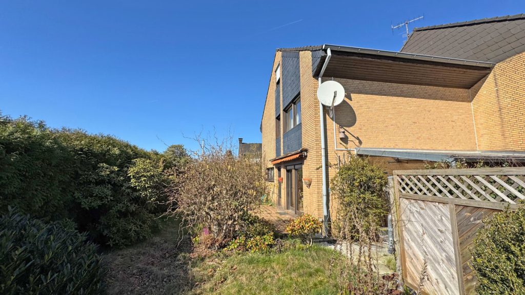 Volksbank Immobilien Niederrhein GmbH - Immobilienangebot - Wesel - Alle - Reihenendhaus im schönen Wesel-Flüren mit Garten, Garage & Potenzial im ausbaubaren Dachgeschoss!