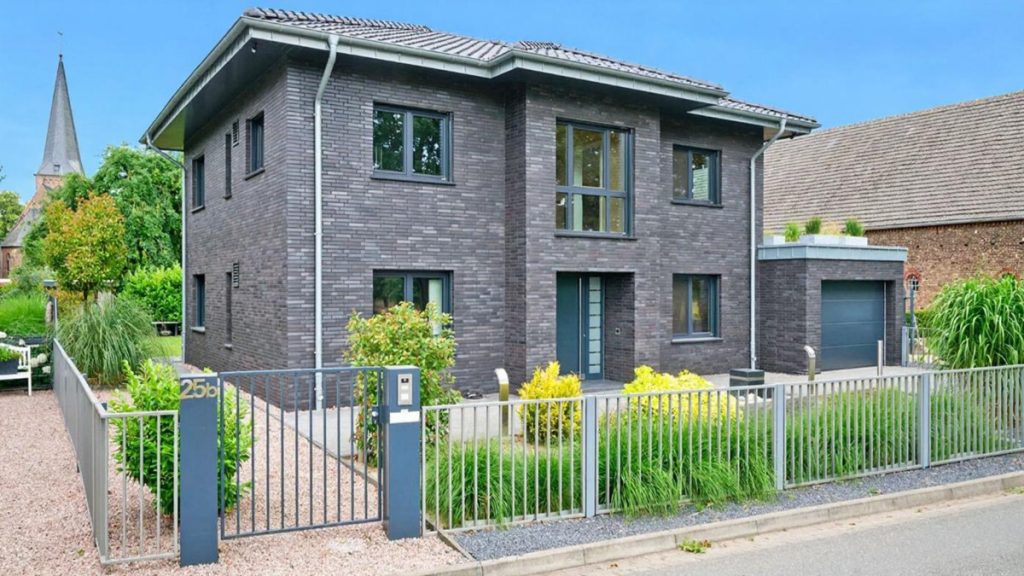 Volksbank Immobilien Niederrhein GmbH - Immobilienangebot - Xanten - Alle - Junge Stadtvilla mit Luxusausstattung: Wohnen zwischen Nord- und Südsee in Xanten-Wardt!