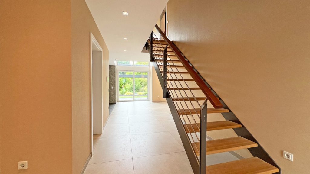 Volksbank Immobilien Niederrhein GmbH - Immobilienangebot - Xanten - Alle - Junge Stadtvilla mit Luxusausstattung: Wohnen zwischen Nord- und Südsee in Xanten-Wardt!
