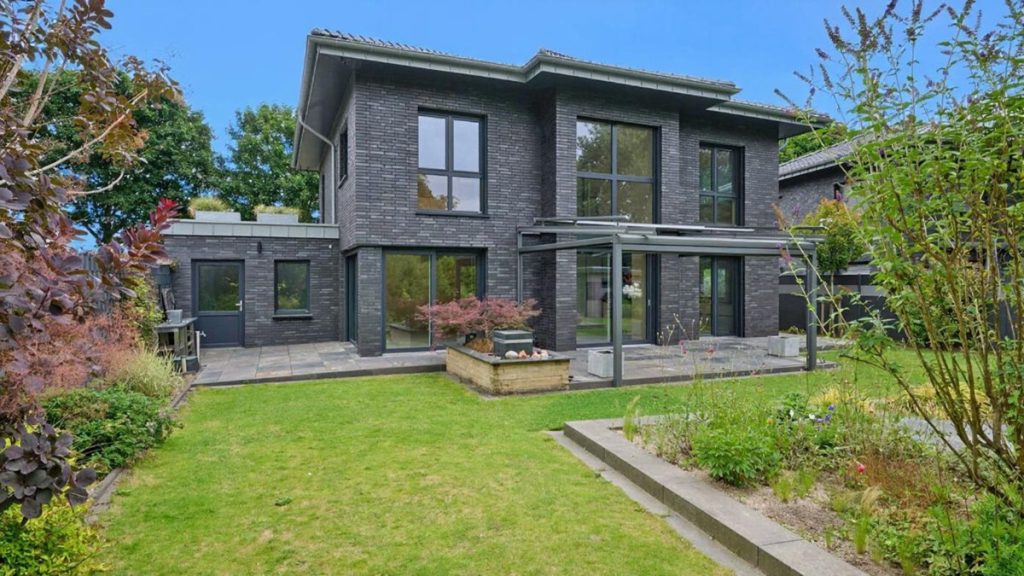 Volksbank Immobilien Niederrhein GmbH - Immobilienangebot - Xanten - Alle - Junge Stadtvilla mit Luxusausstattung: Wohnen zwischen Nord- und Südsee in Xanten-Wardt!