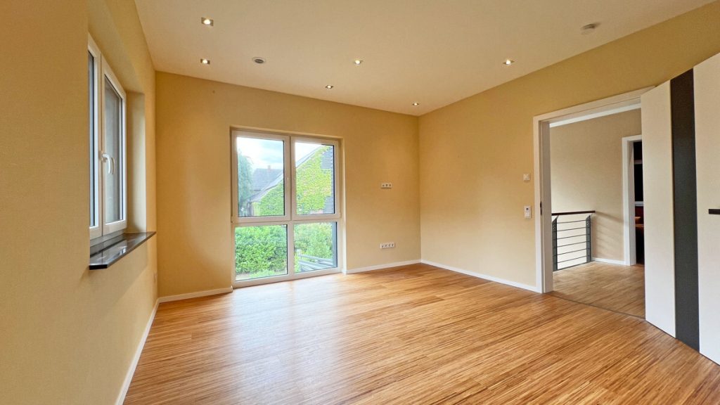 Volksbank Immobilien Niederrhein GmbH - Immobilienangebot - Xanten - Alle - Junge Stadtvilla mit Luxusausstattung: Wohnen zwischen Nord- und Südsee in Xanten-Wardt!