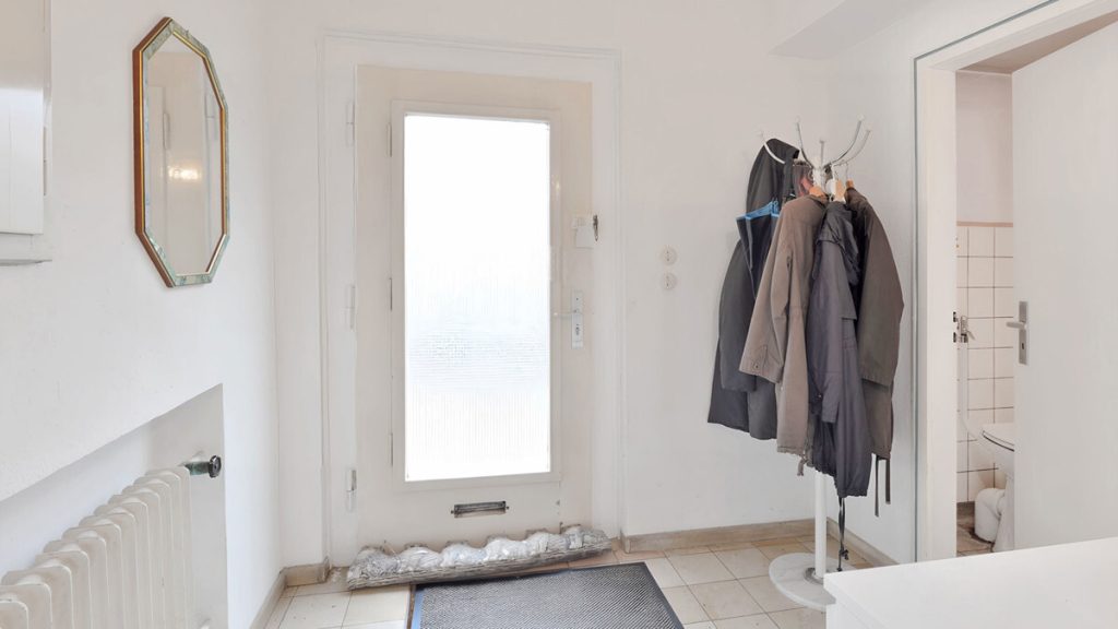 Volksbank Immobilien Niederrhein GmbH - Immobilienangebot - Moers / Kapellen - Alle - Kapellen: Rohdiamant auf parkähnlichem Grundstück in Top-Lage!